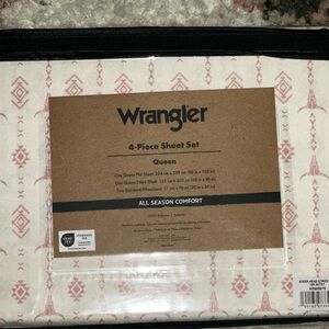 NEW Wrangler Pink/White Steer Head/Aztec 4-Piece Queen Sheet Set